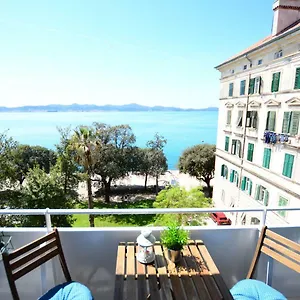 https://nora-rooms.hotelinzadar.com